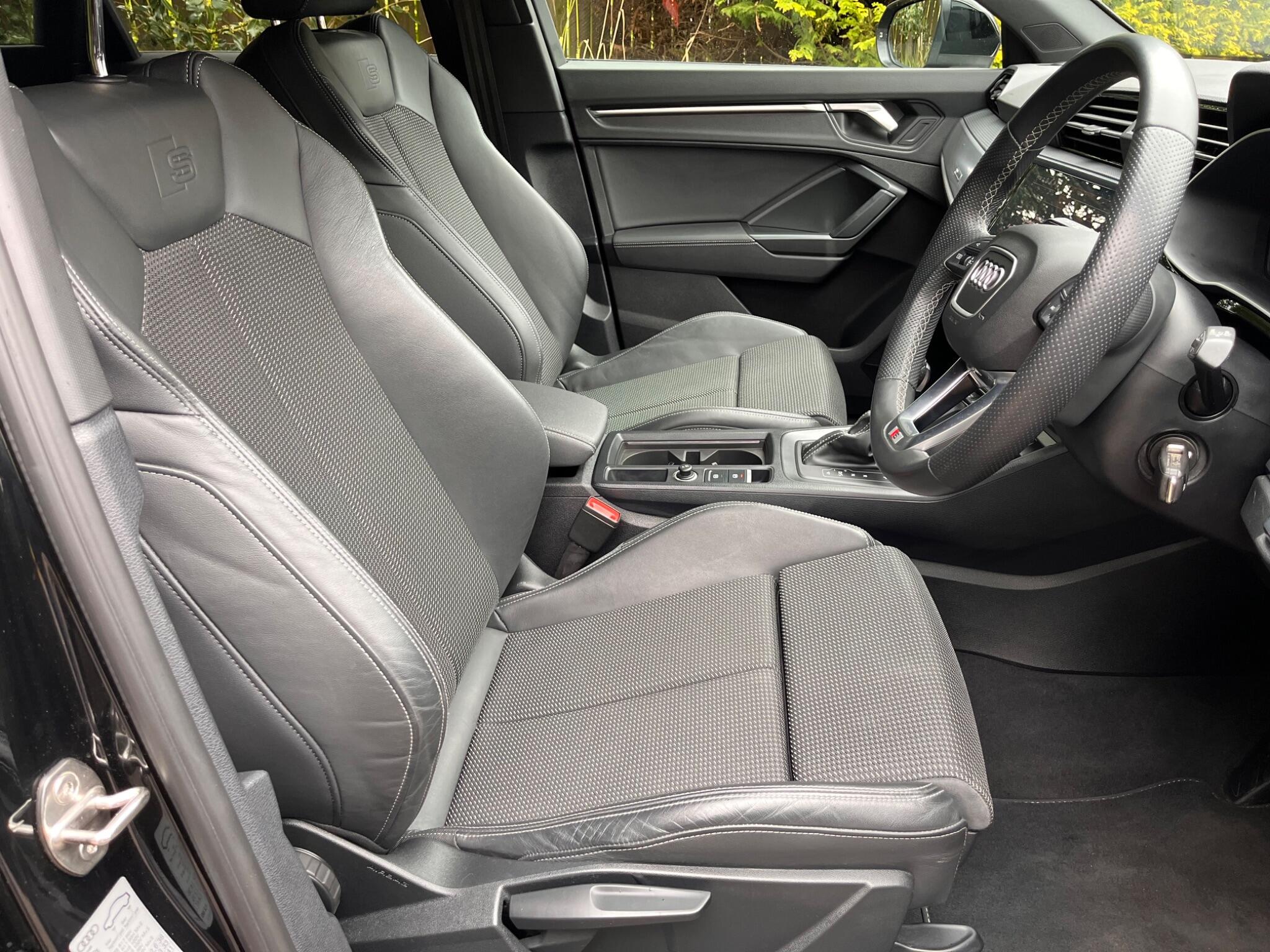 Audi Q3 view 26