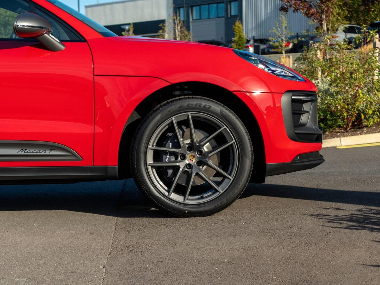 Porsche Macan view 14