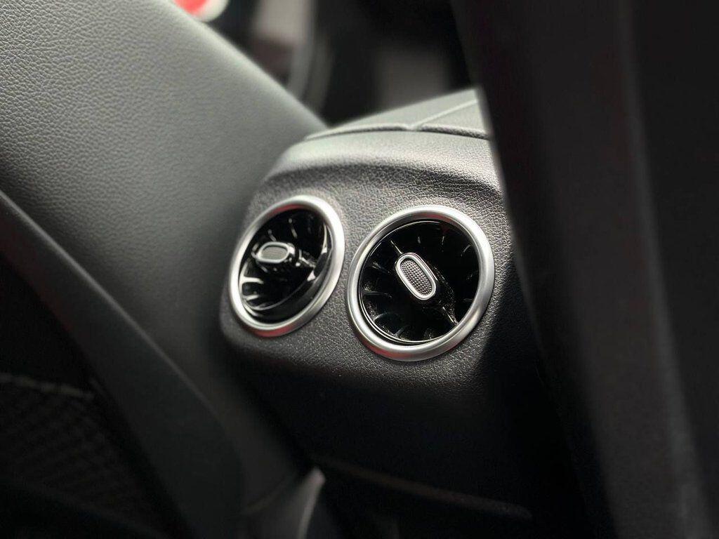 Mercedes-Benz Cla view 27