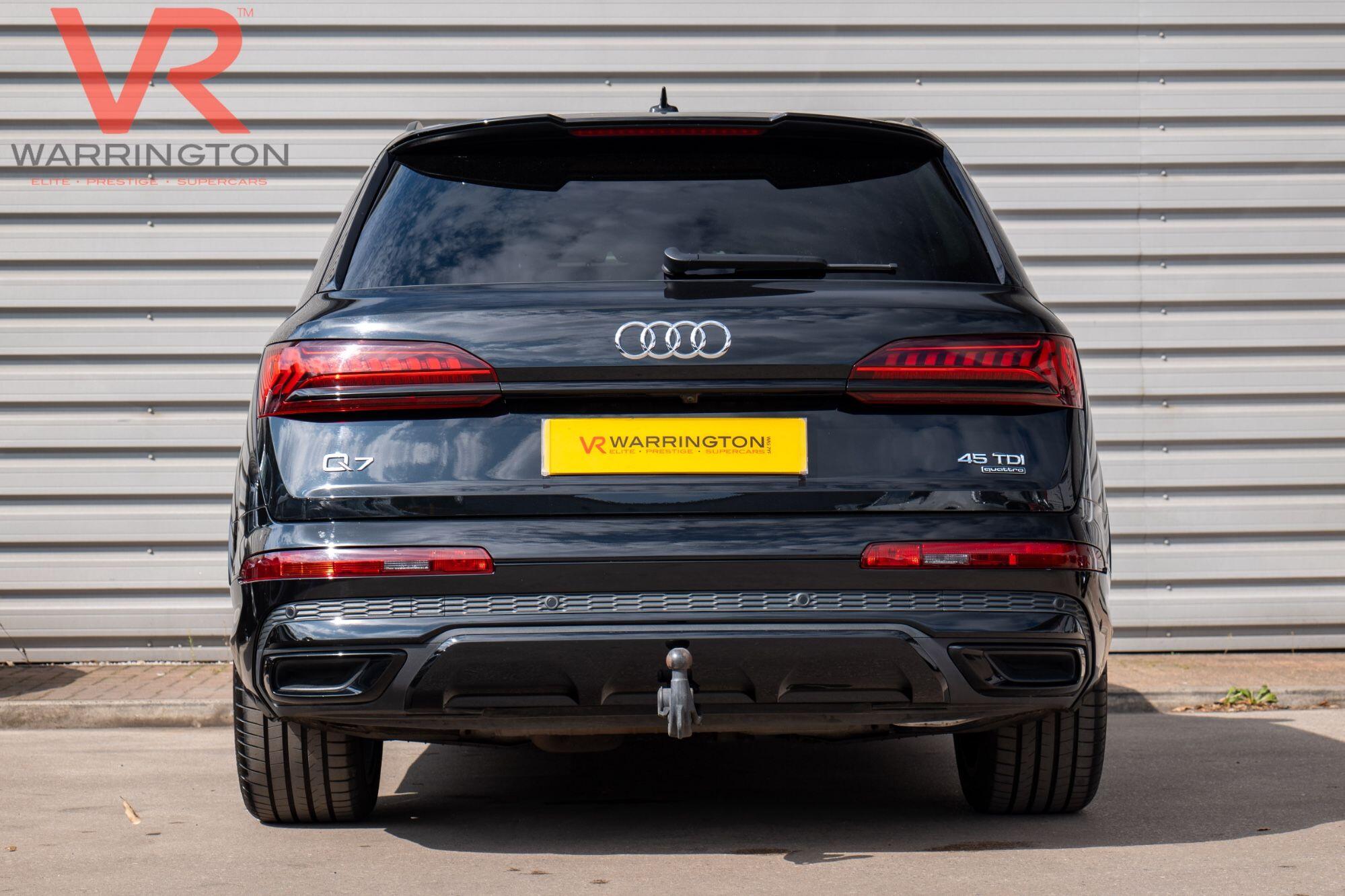 Audi Q7 view 17