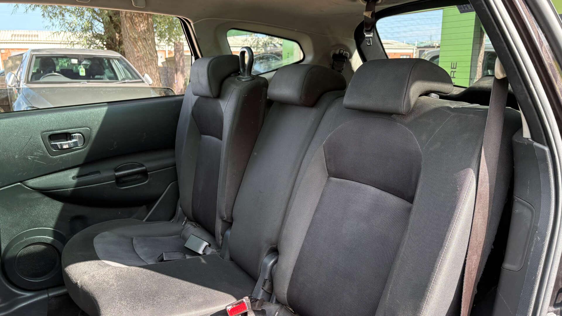 Nissan Qashqai+2 view 8