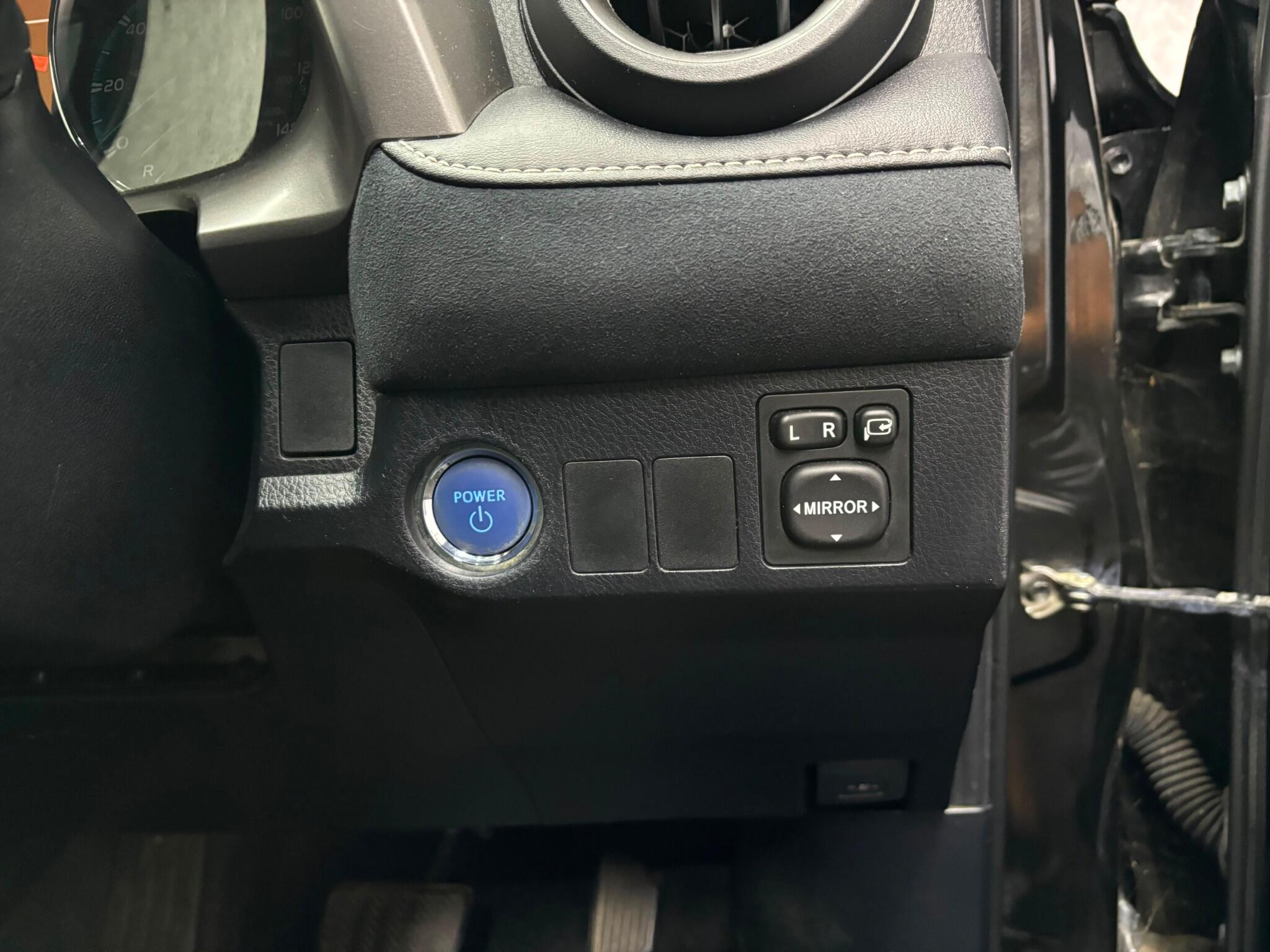 Toyota Rav4 view 17
