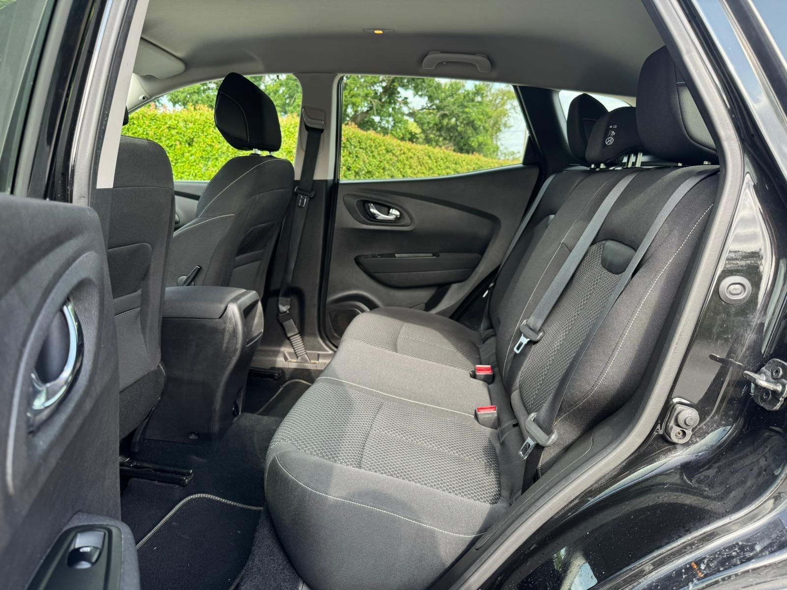 2018 Renault Kadjar 1.3 TCe Dynamique Nav Euro 6 (s/s) 5dr • 99,890 miles image 28