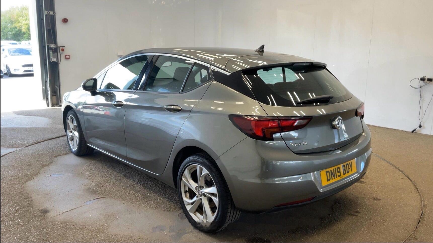 Vauxhall Astra view 5