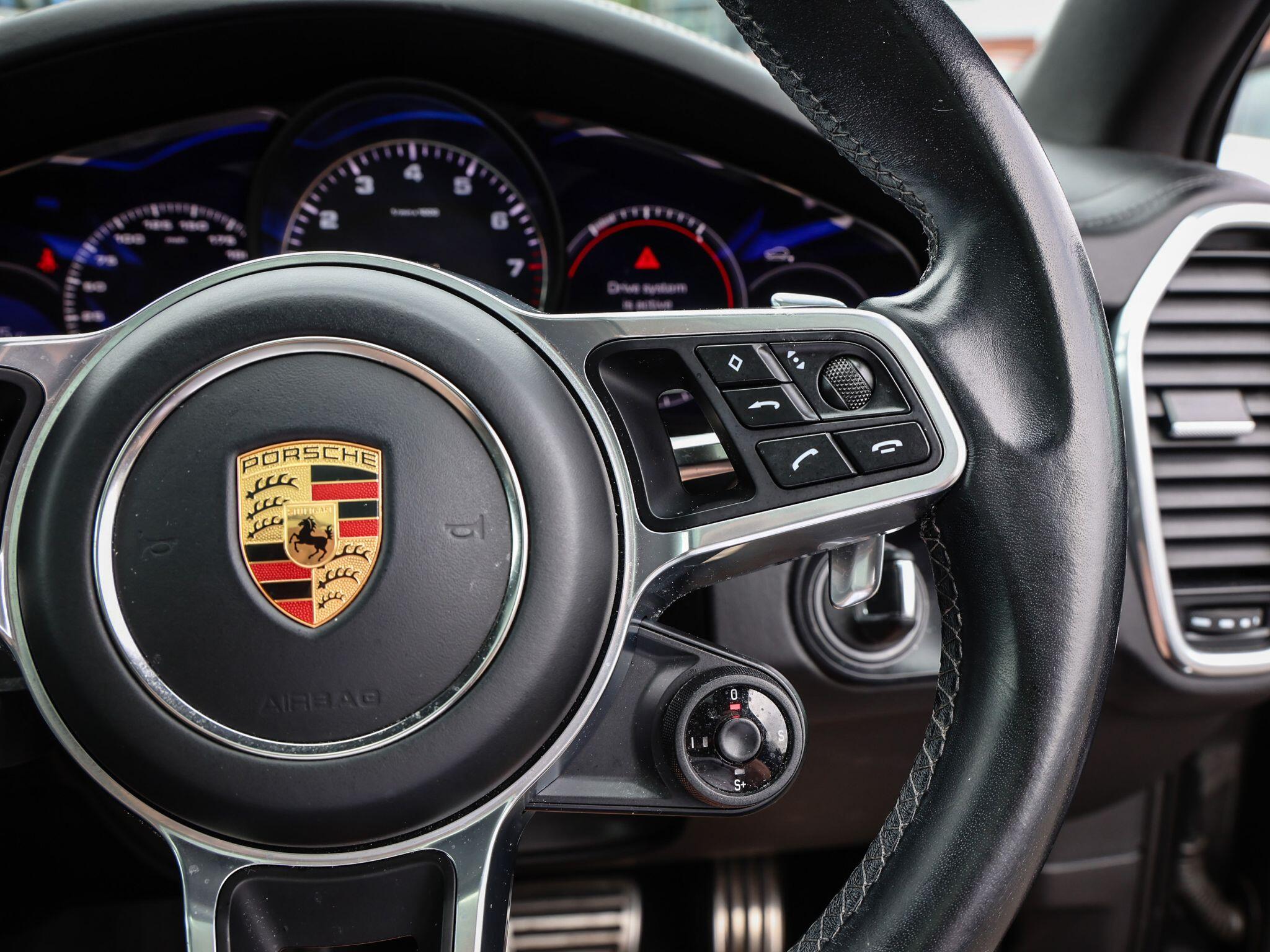 Porsche Cayenne view 54