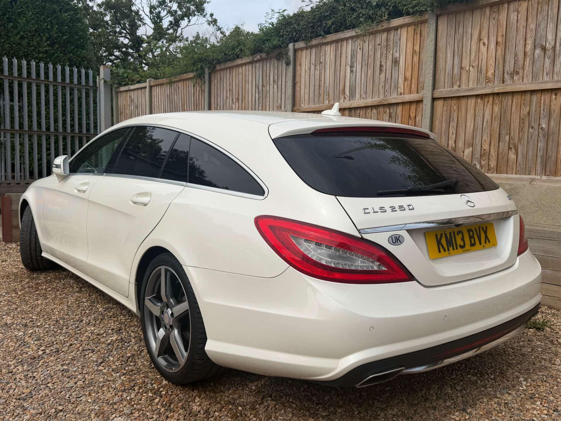 Mercedes-Benz CLS view 8