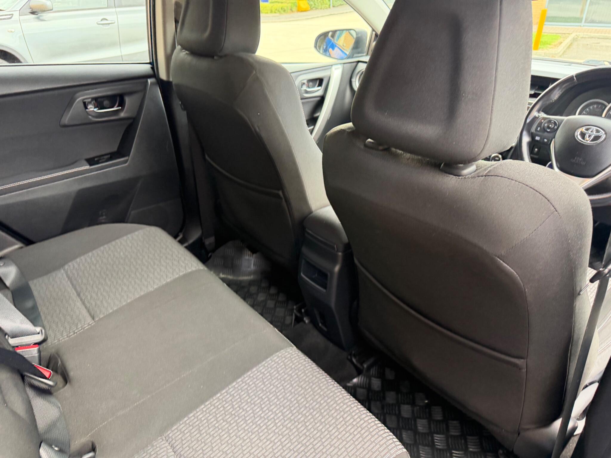 Toyota Auris view 15
