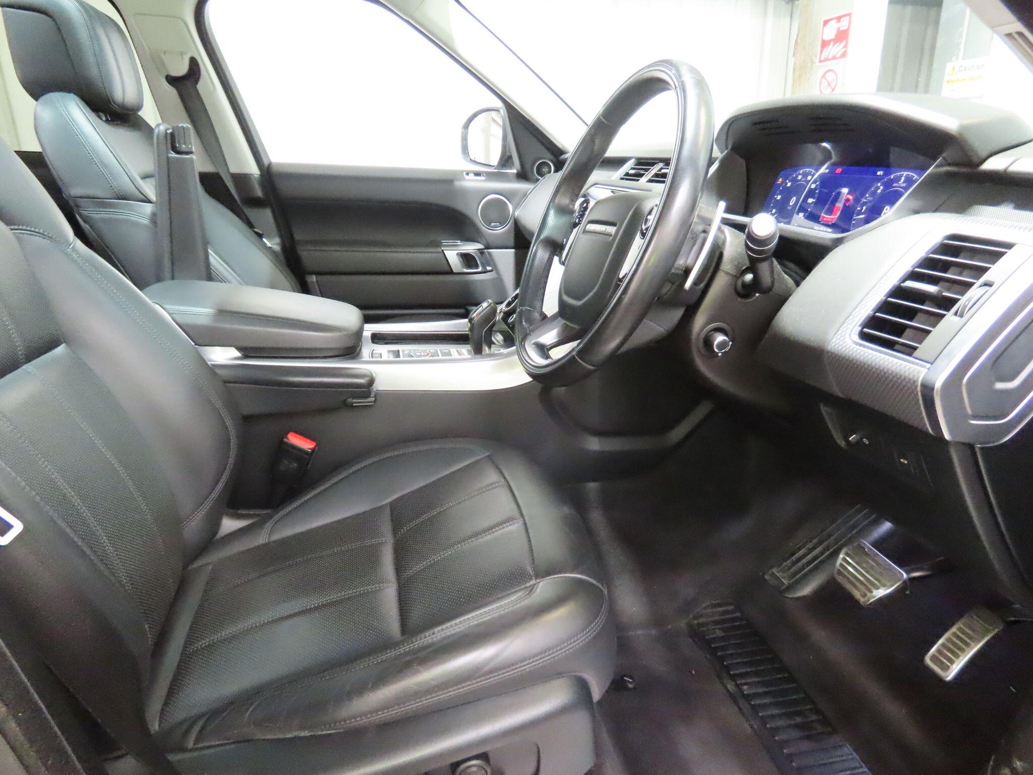 Land Rover Range Rover Sport view 10