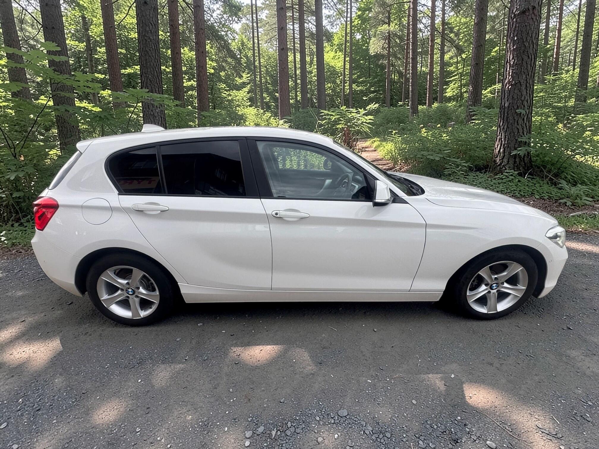BMW 1 Series view 17
