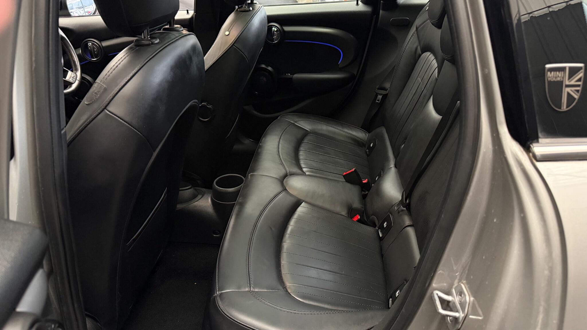 Mini Hatch view 23