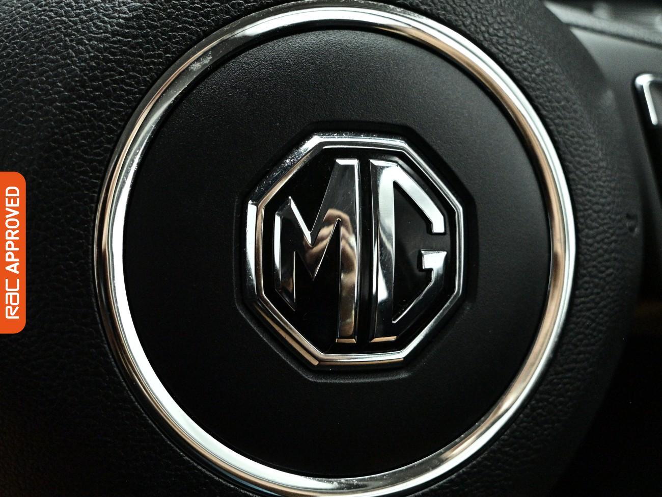 MG MG5 view 23