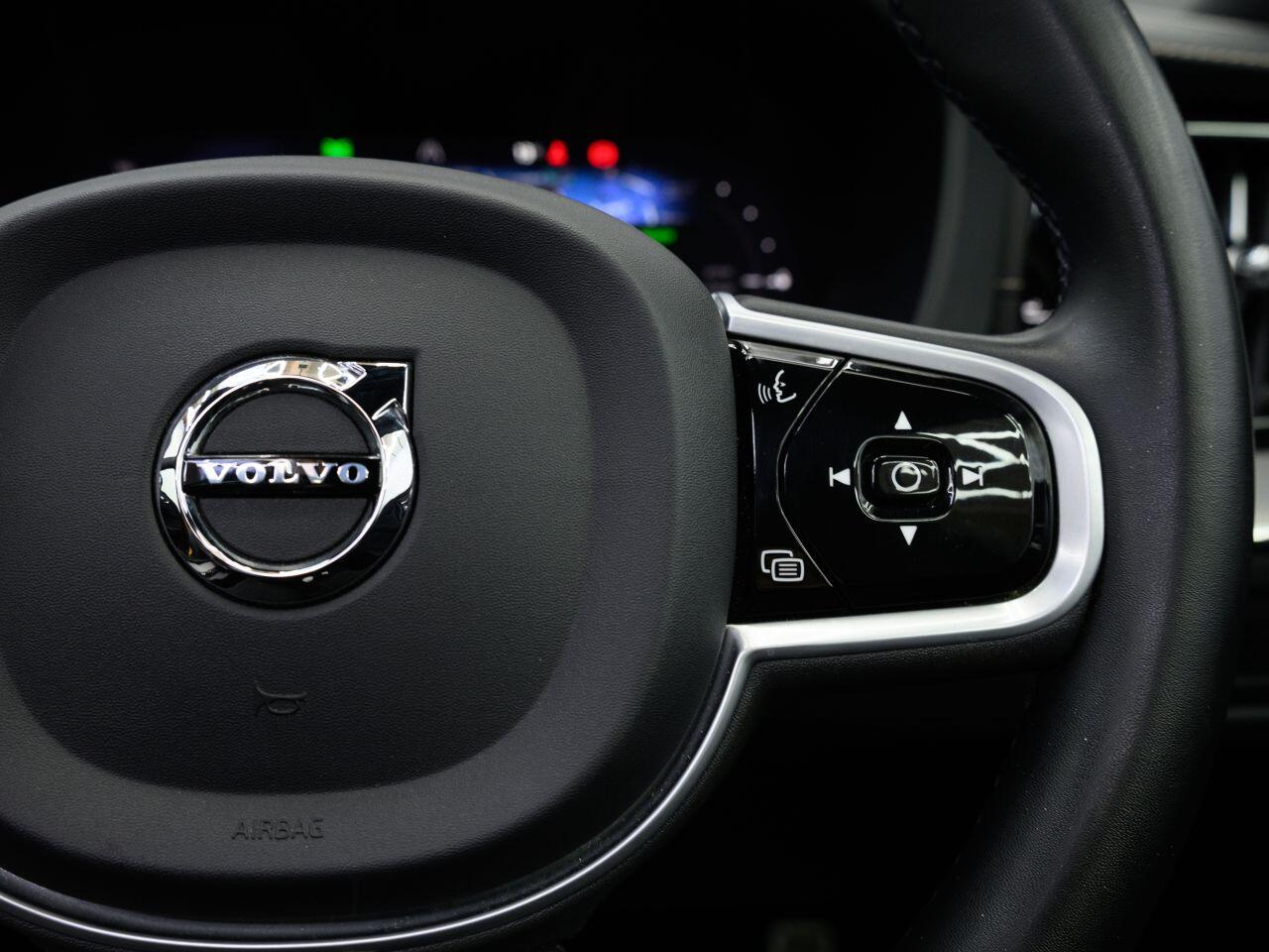 Volvo XC60 view 44