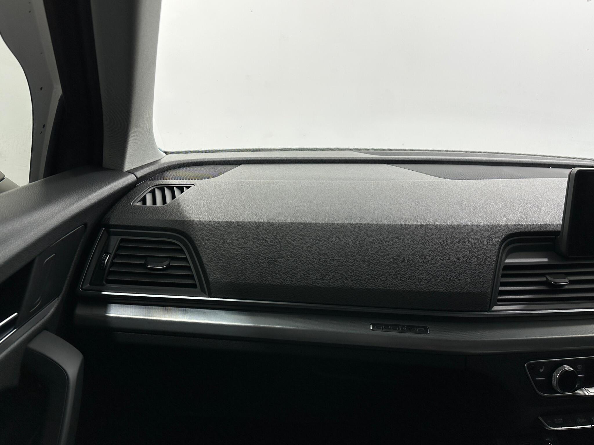 Audi Q5 view 29
