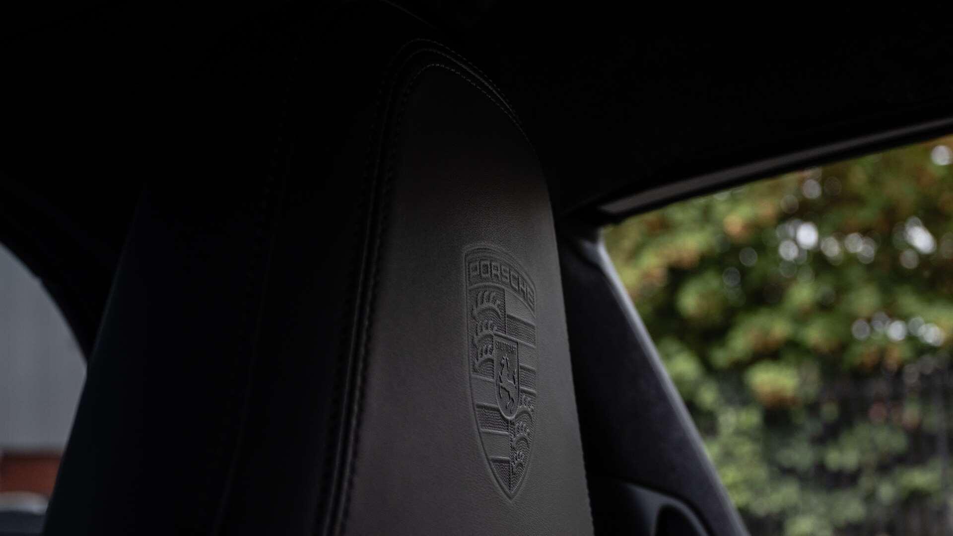 Porsche 911 view 18