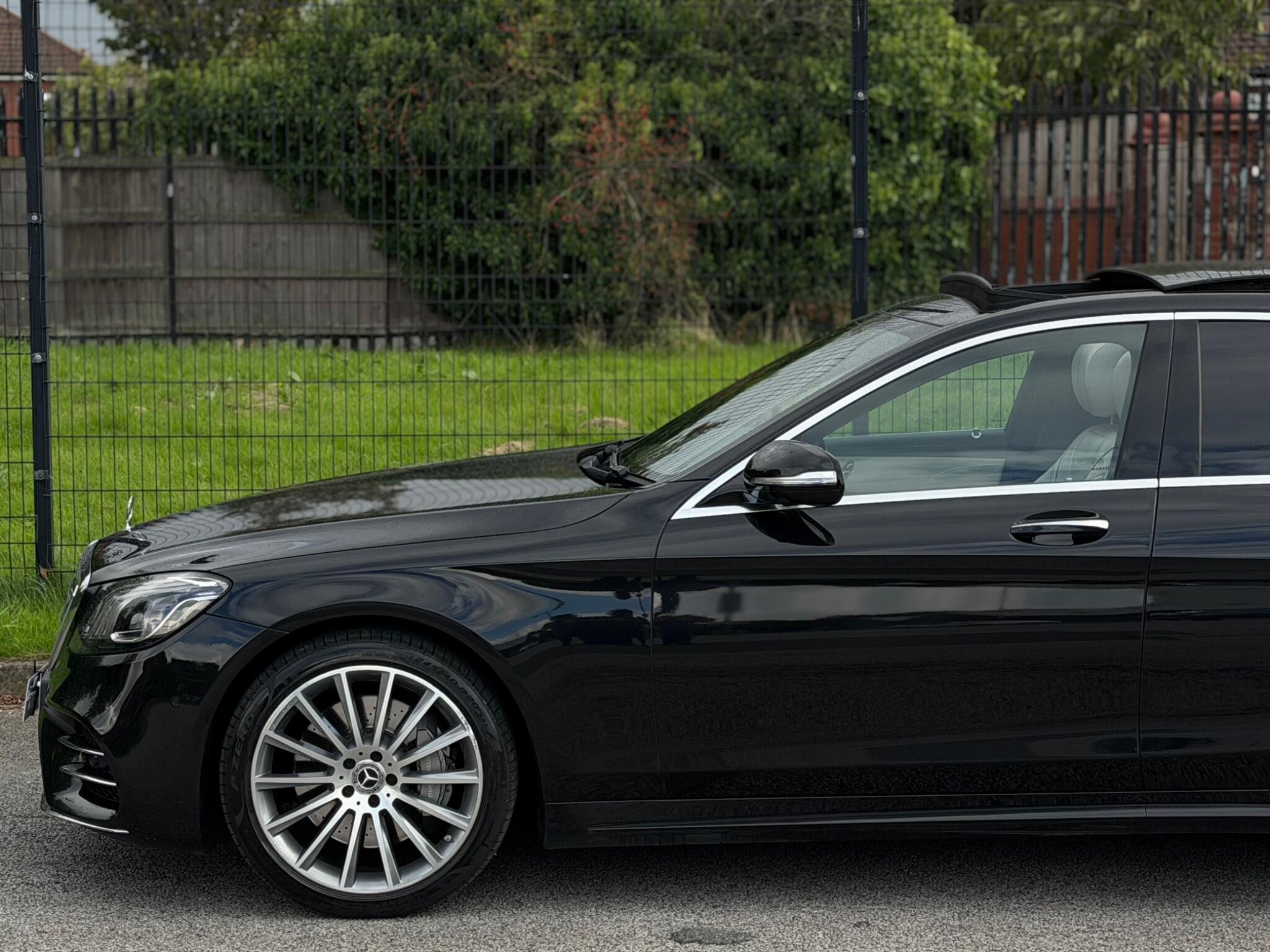 Mercedes-Benz S-Class view 52