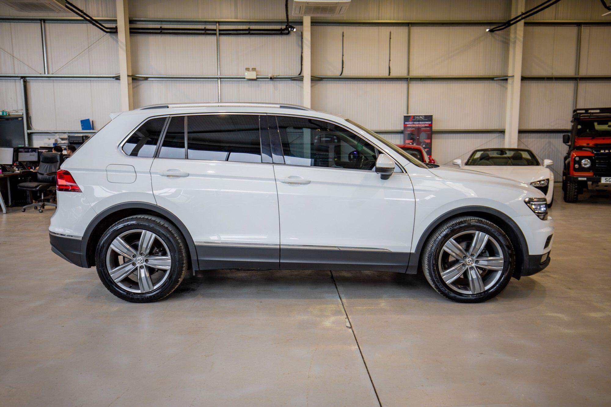 Volkswagen Tiguan view 12