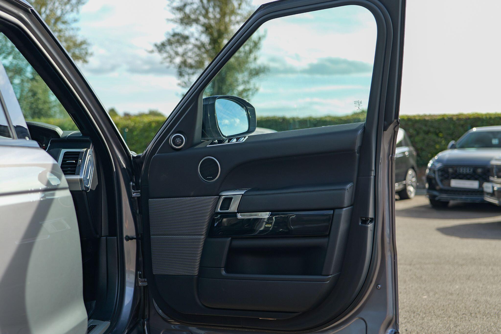Land Rover Range Rover Sport view 30