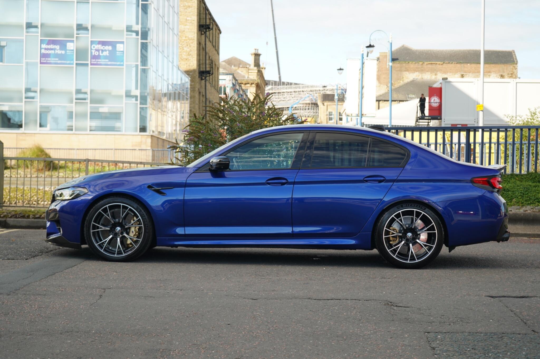 BMW M5 view 9