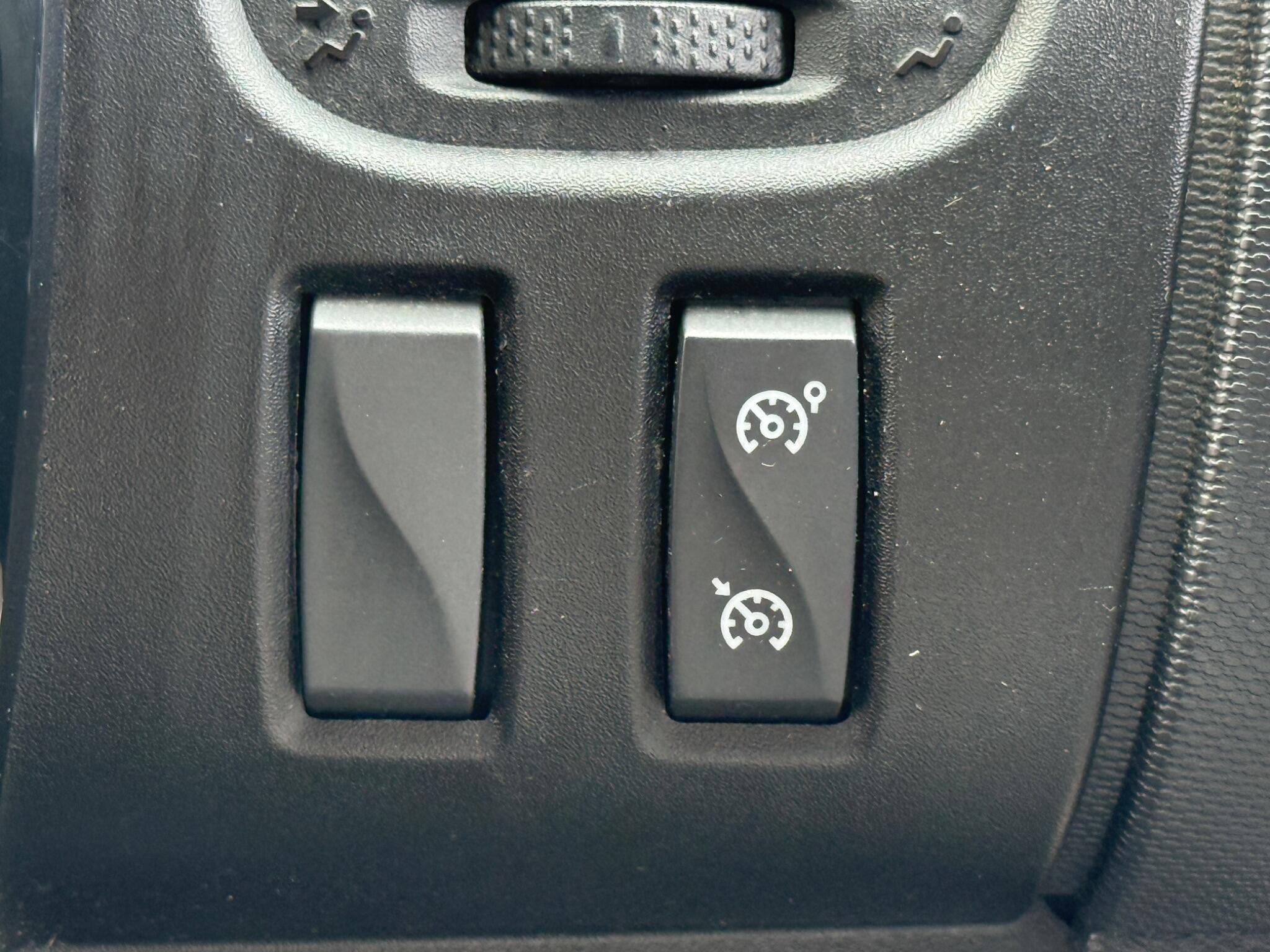 Vauxhall Vivaro - Image 31