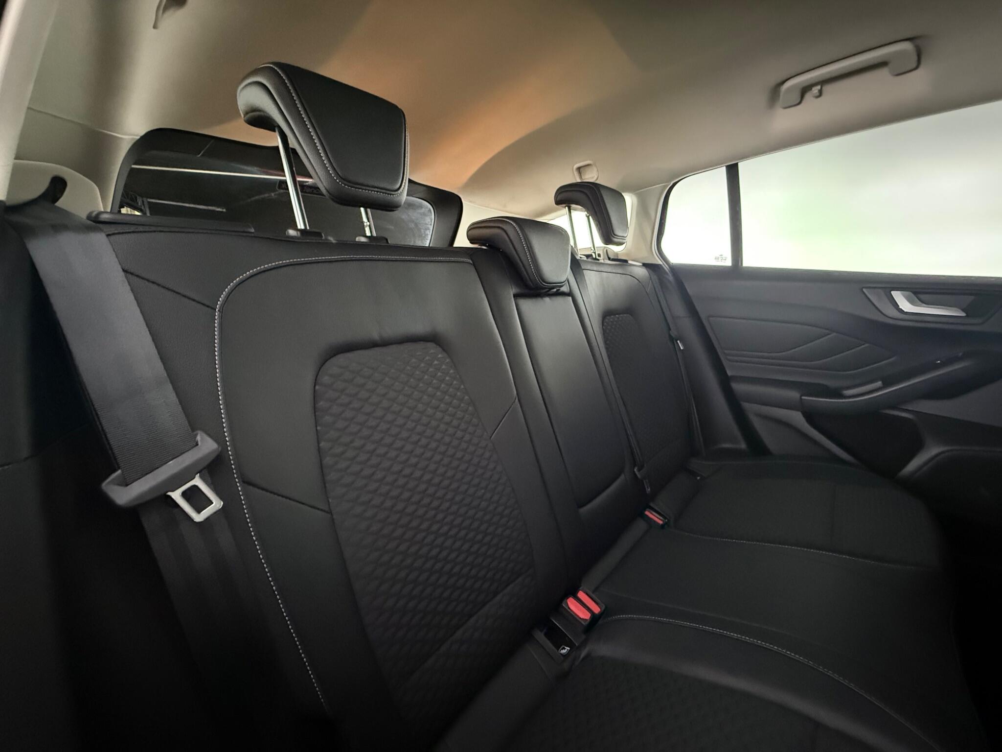 Ford Focus view 30