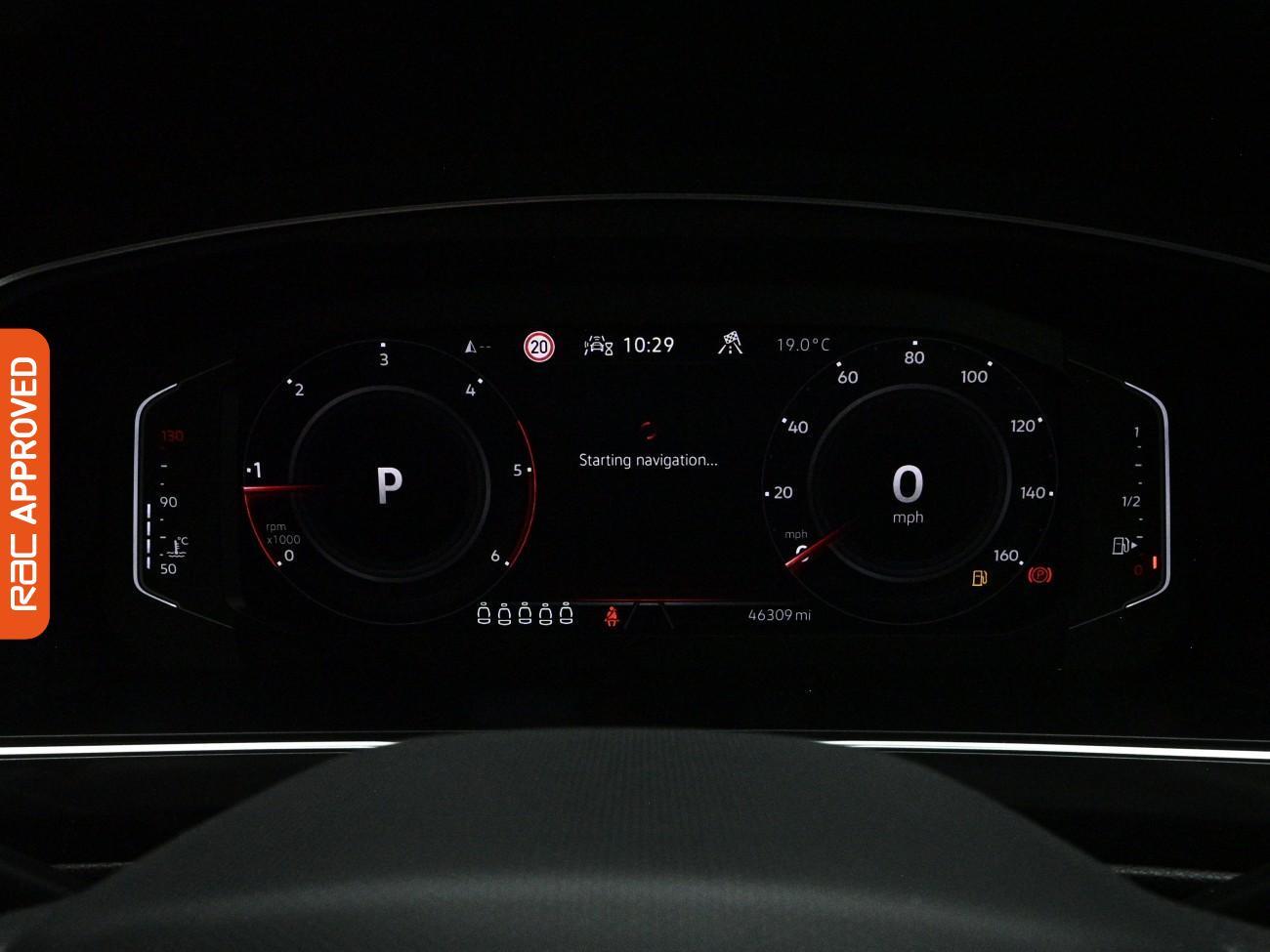 Volkswagen Tiguan Allspace view 11