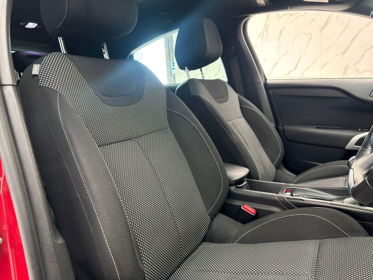 DS Automobiles DS 4 view 16