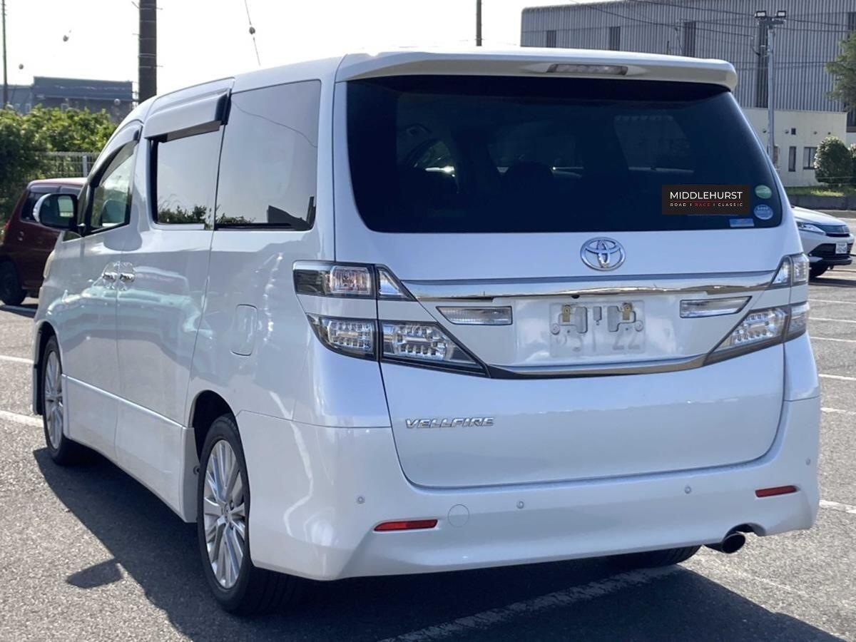 Toyota Vellfire view 3