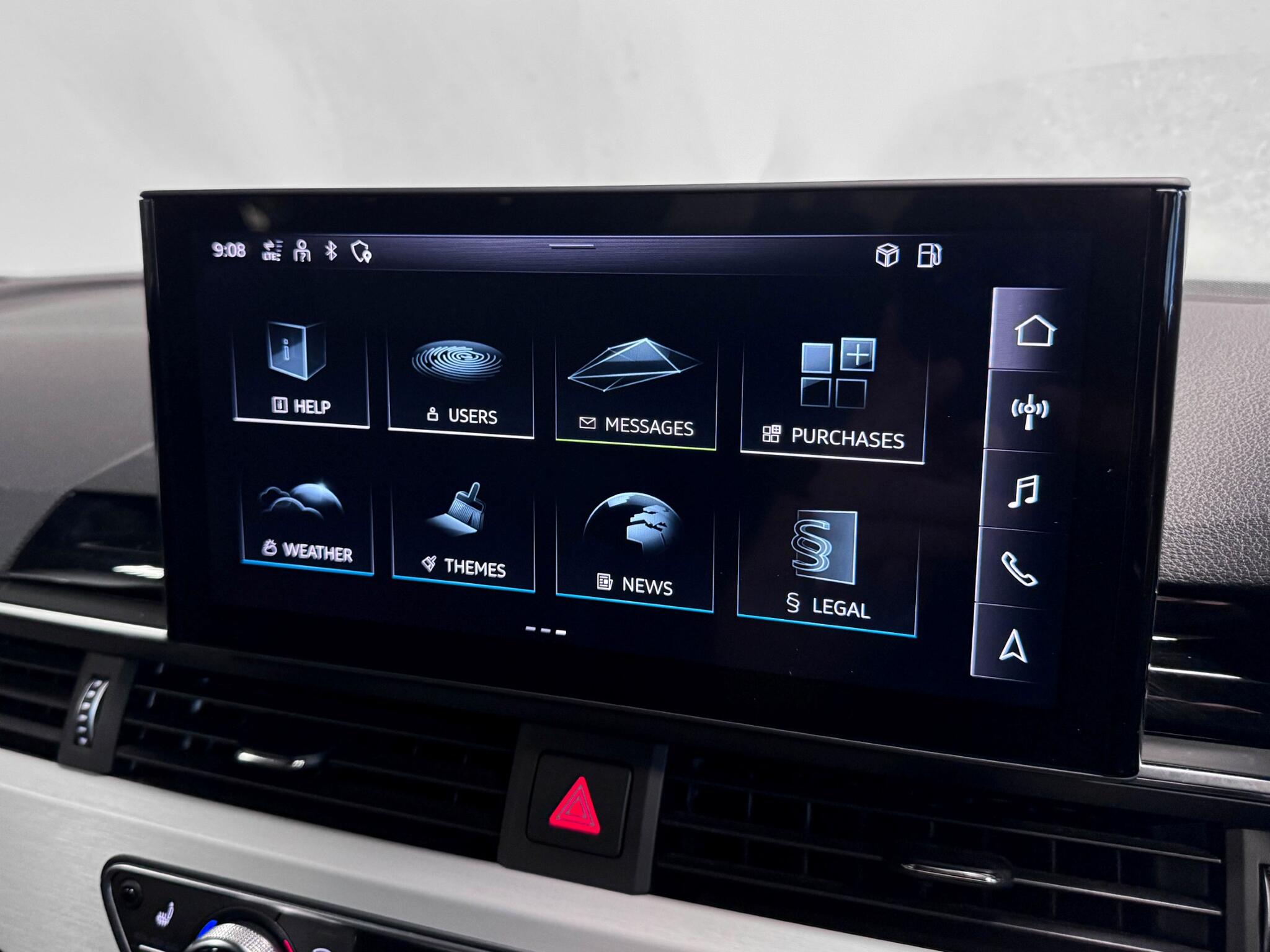 Audi A4 view 40