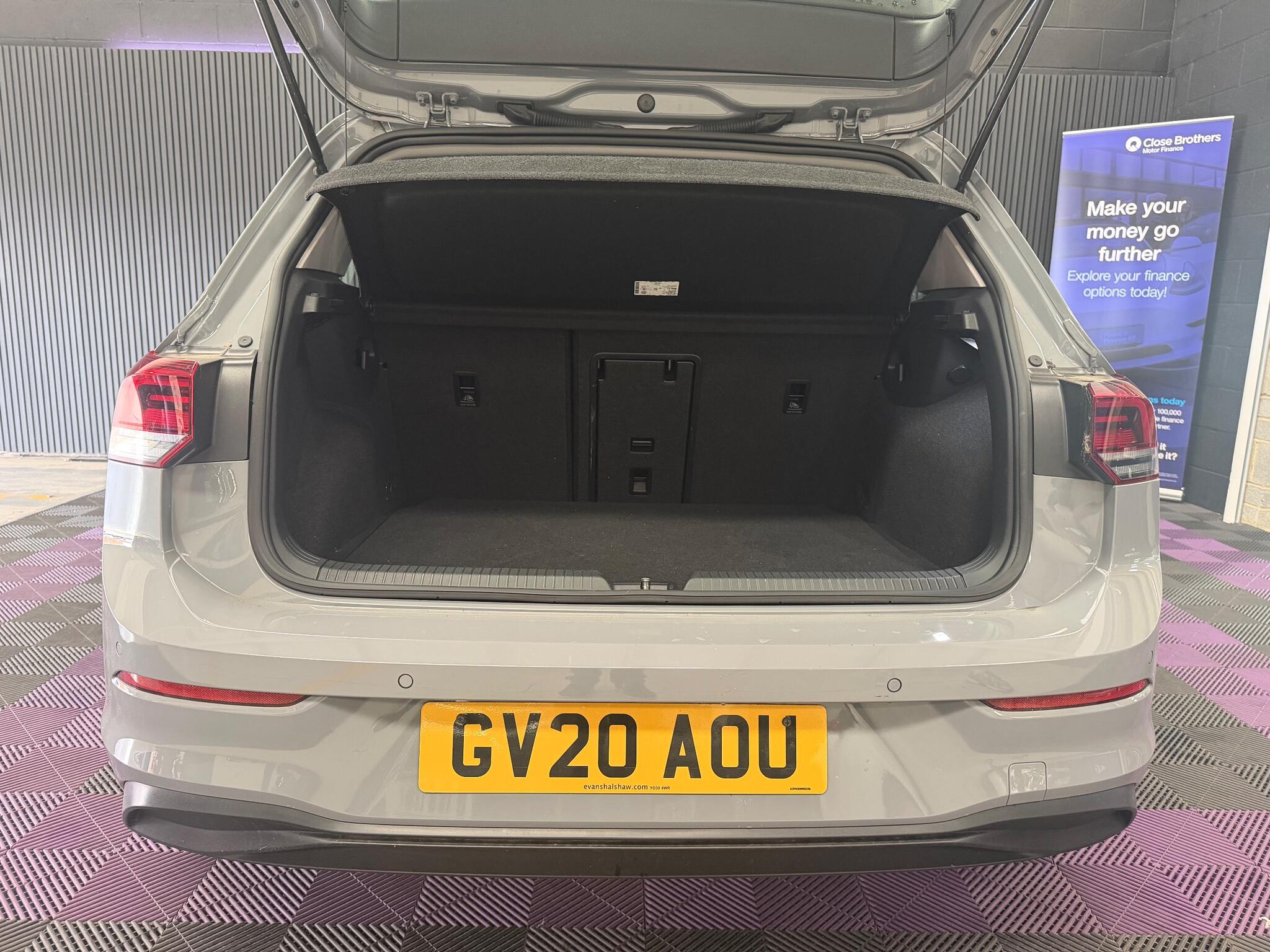 Volkswagen Golf view 26