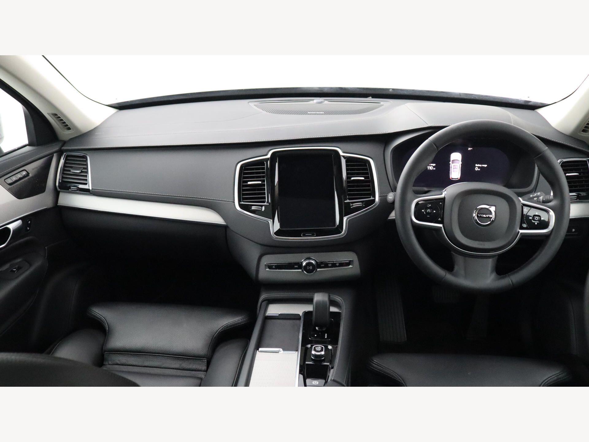 Volvo XC90 view 6