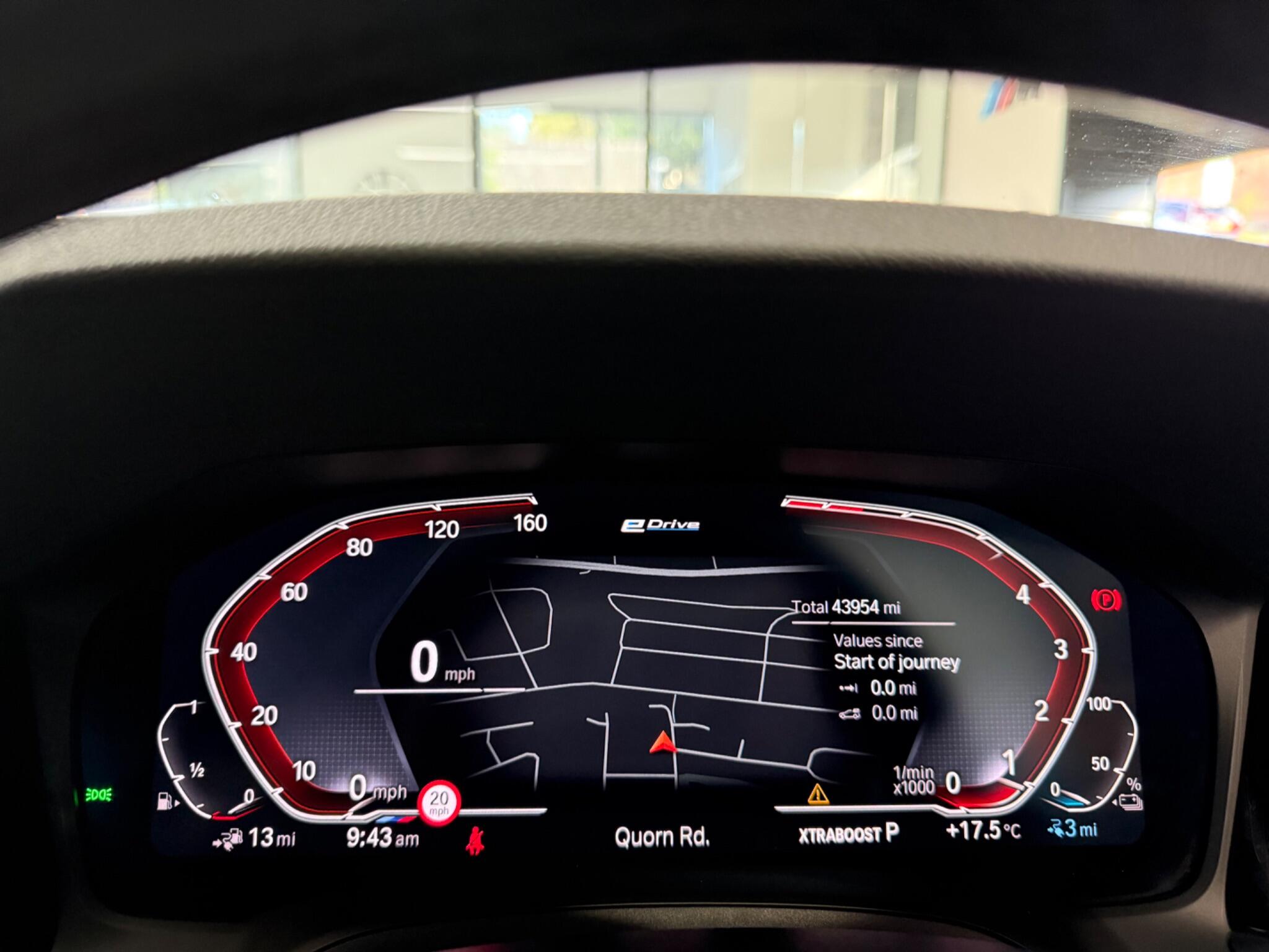 BMW 3 Series view 18