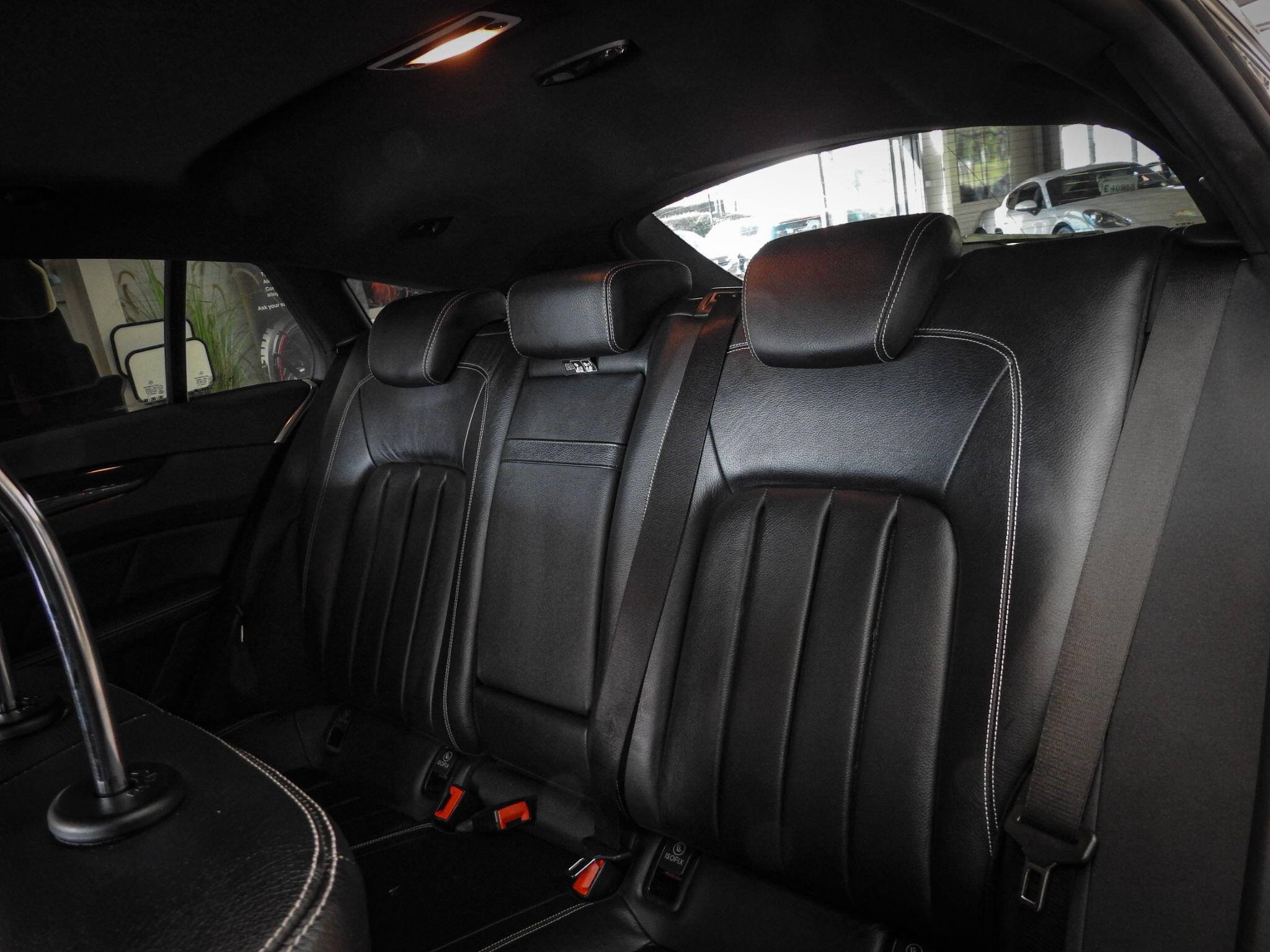 Mercedes-Benz CLS view 39