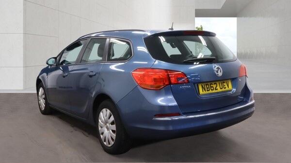 Vauxhall Astra view 4