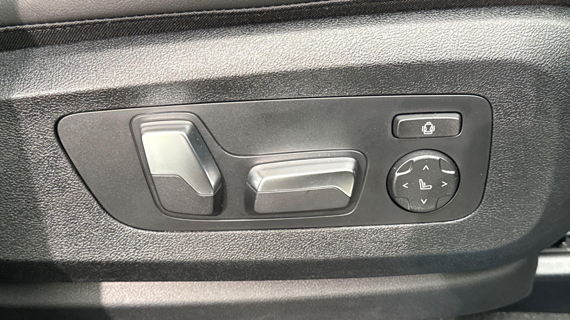 BMW X5 view 32
