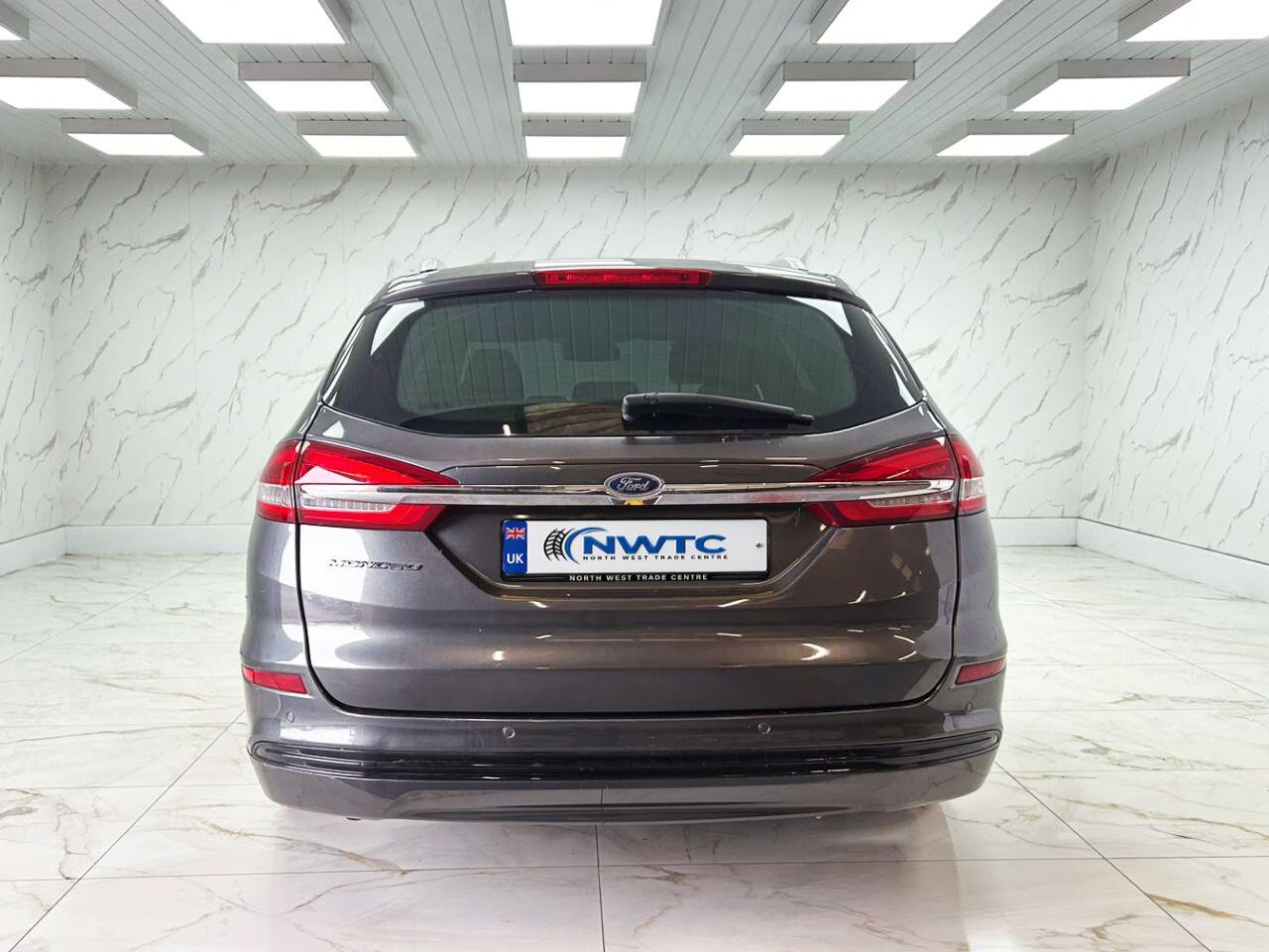 Ford Mondeo view 10