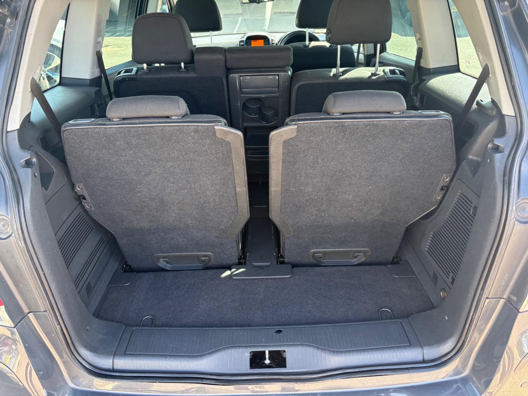 Vauxhall Zafira view 12