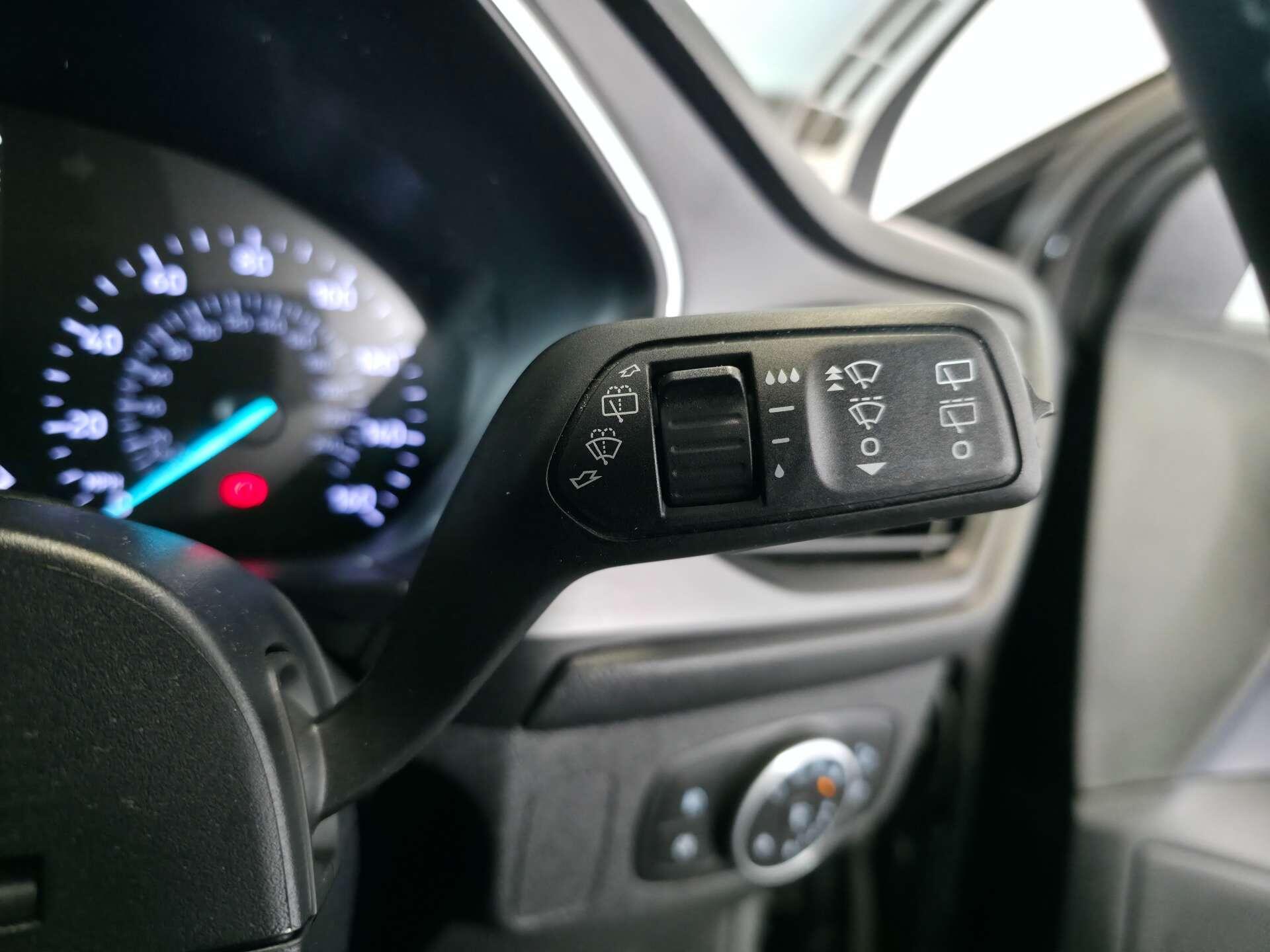 Ford Focus view 27