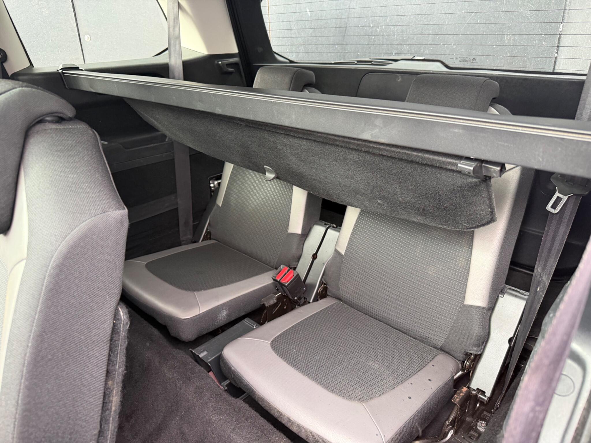 Citroen Grand C4 Picasso view 11