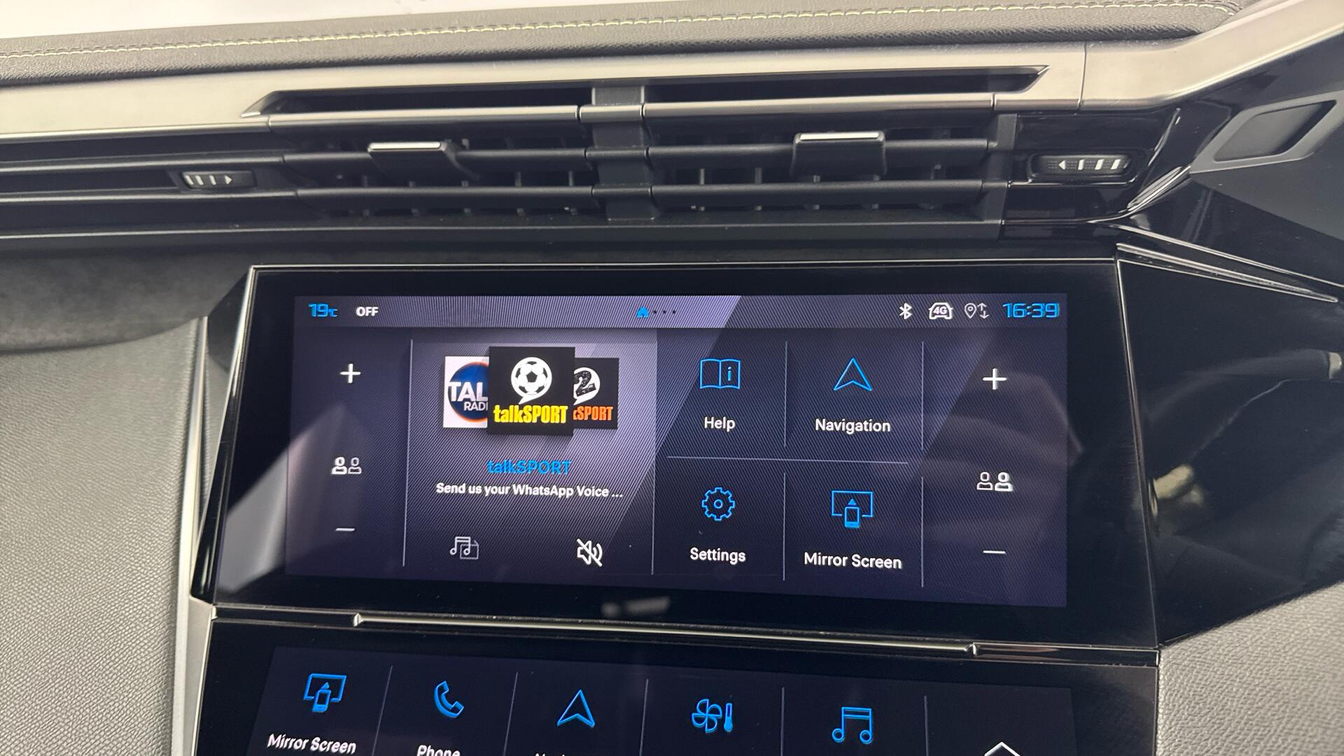Peugeot 308 view 12