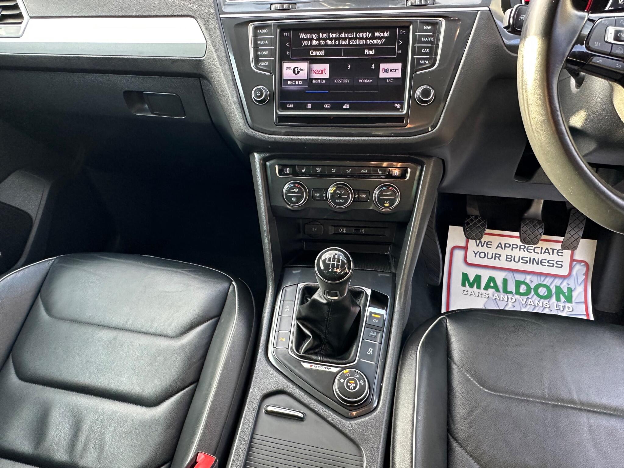 Volkswagen Tiguan view 12