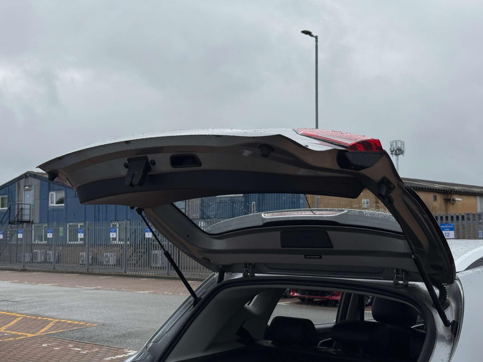 MG ZS view 31