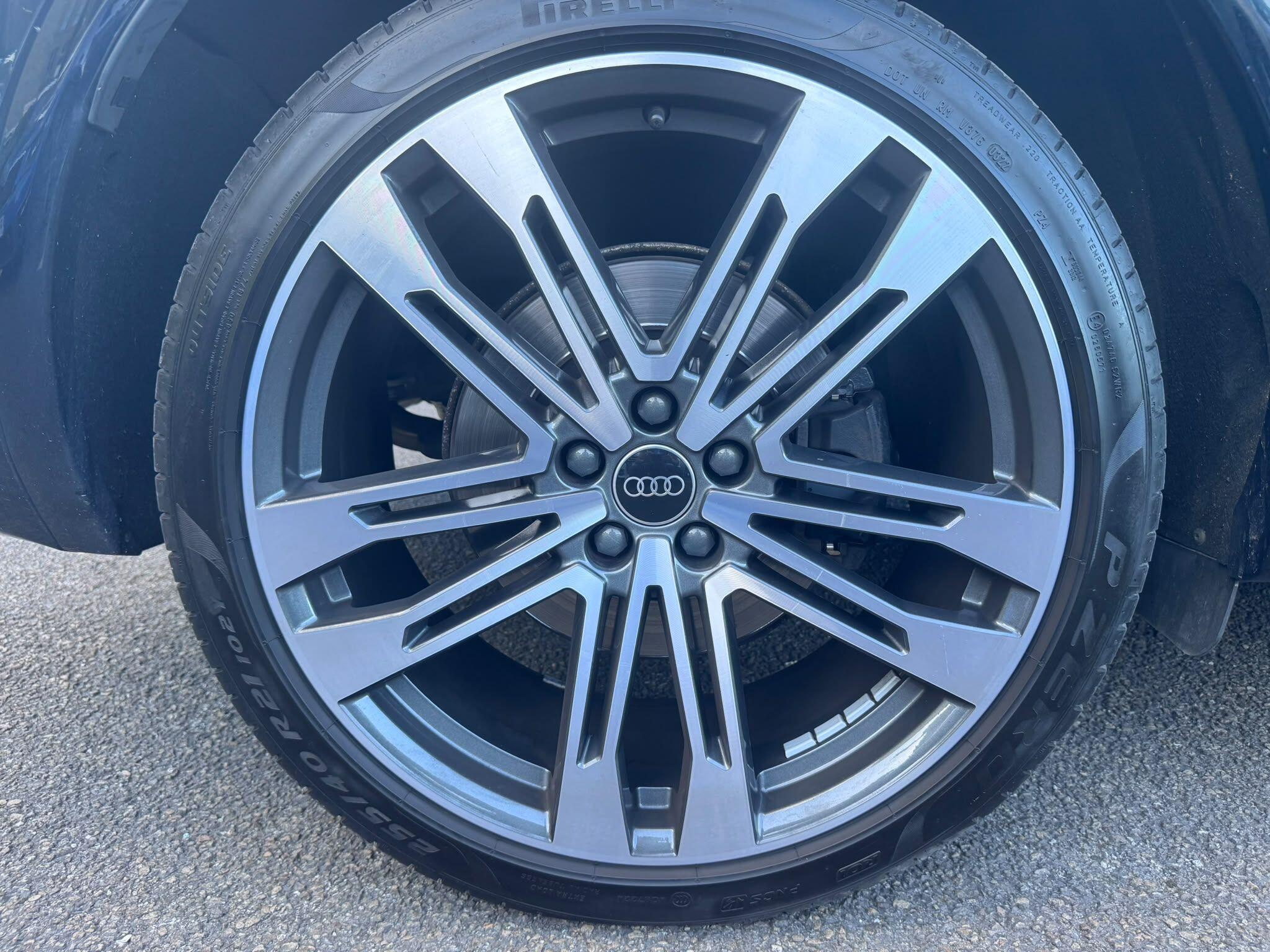 Audi SQ5 view 34