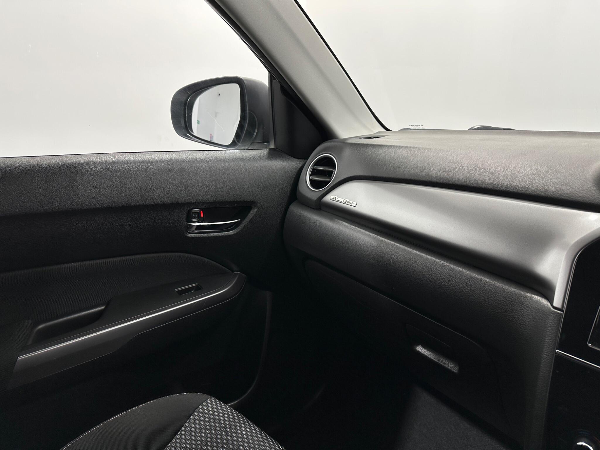 Suzuki Vitara view 25