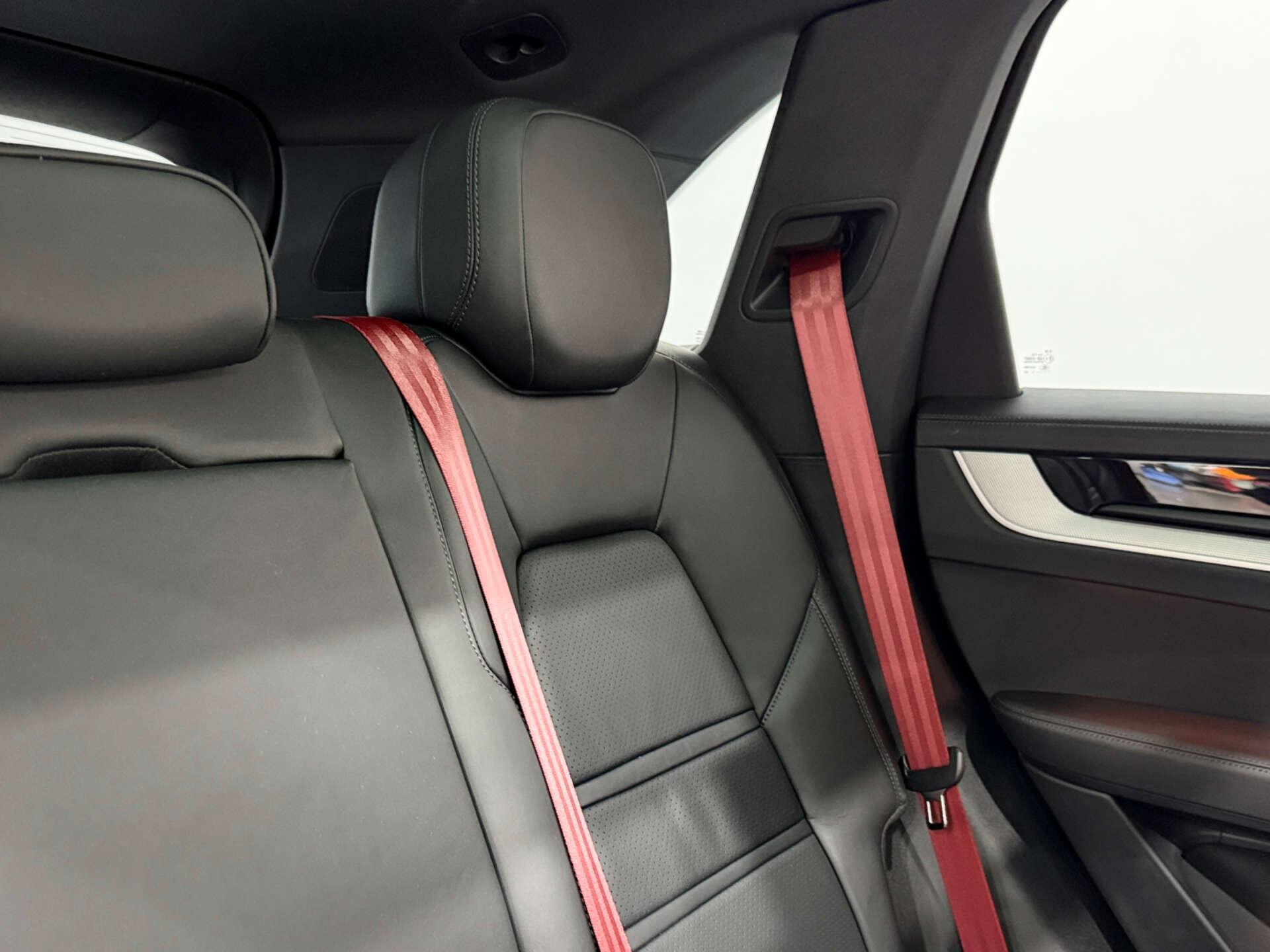 Porsche Cayenne view 13