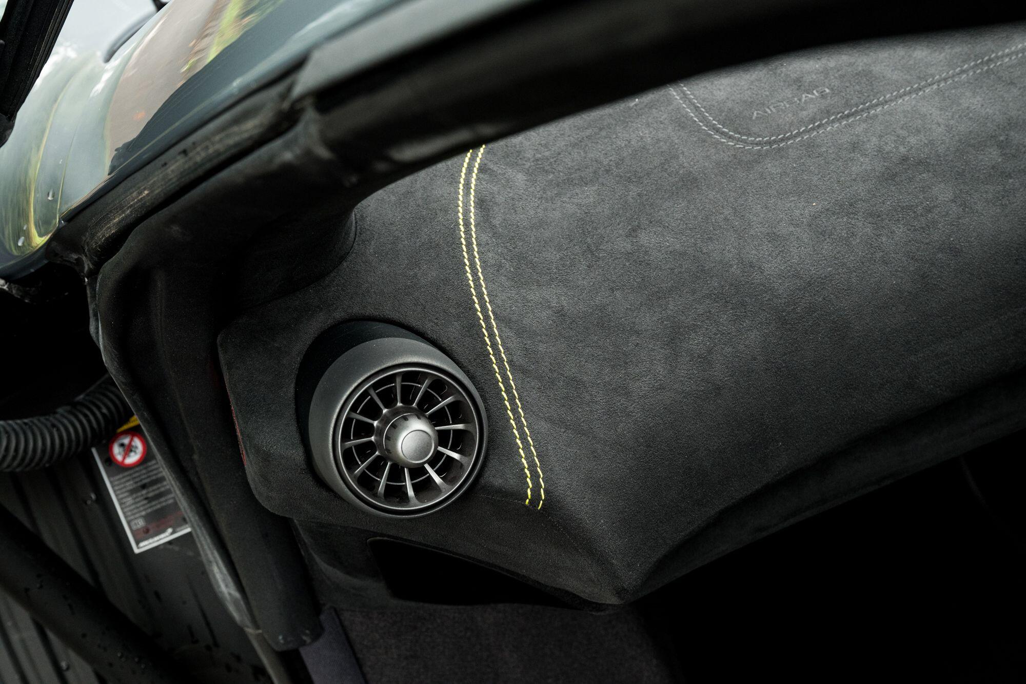 McLaren 675LT view 45