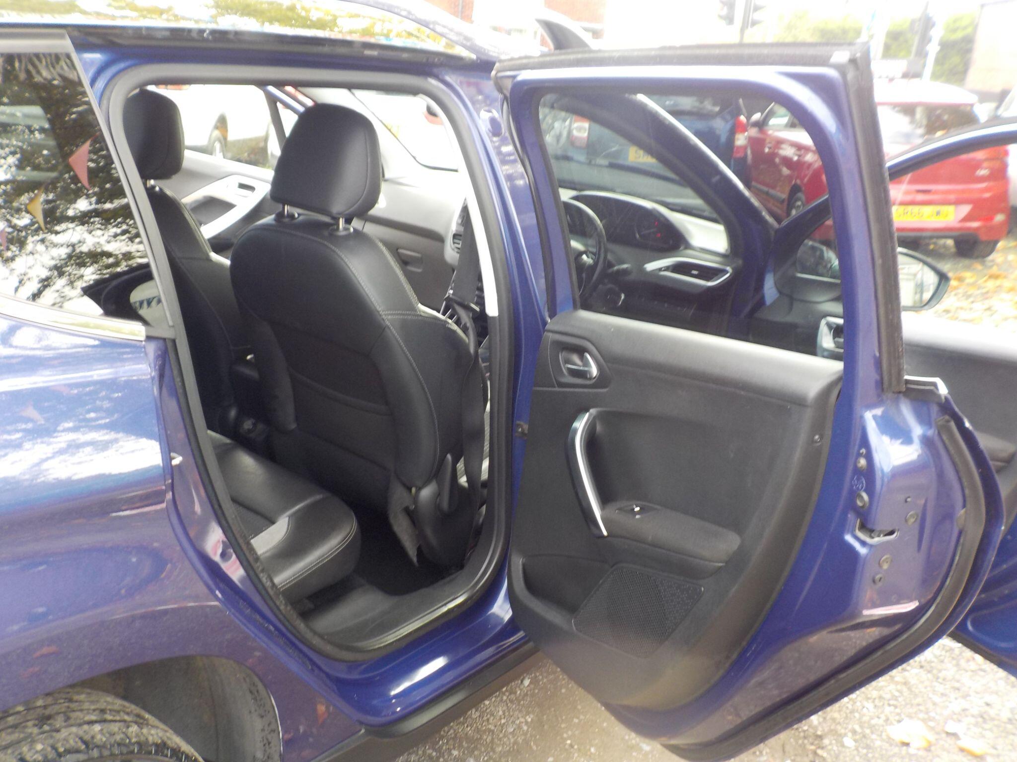 Peugeot 2008 1.6 e-HDi Allure Euro 5 (s/s) 5dr
