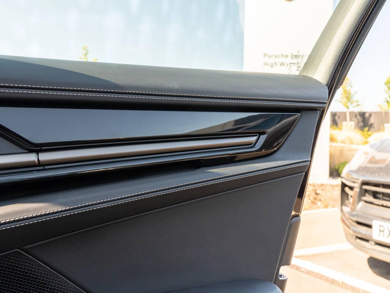 Porsche Panamera view 35