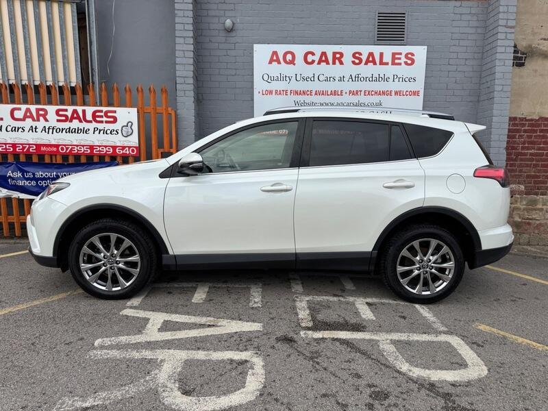 Toyota Rav4 view 4