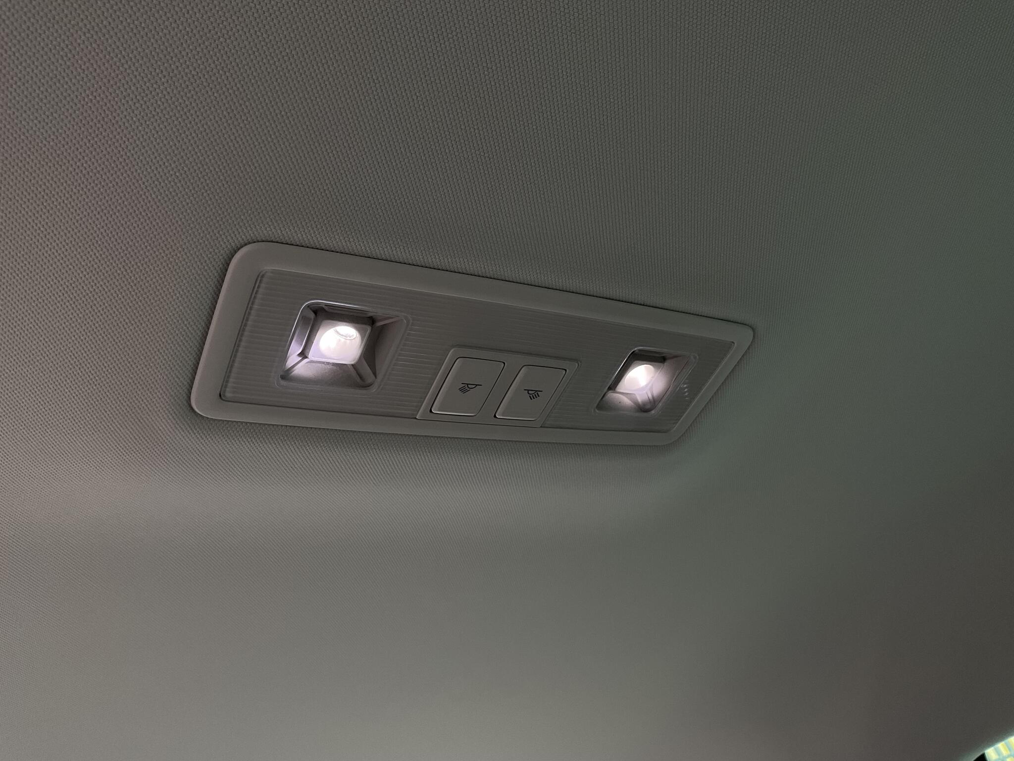 Volkswagen Passat view 33