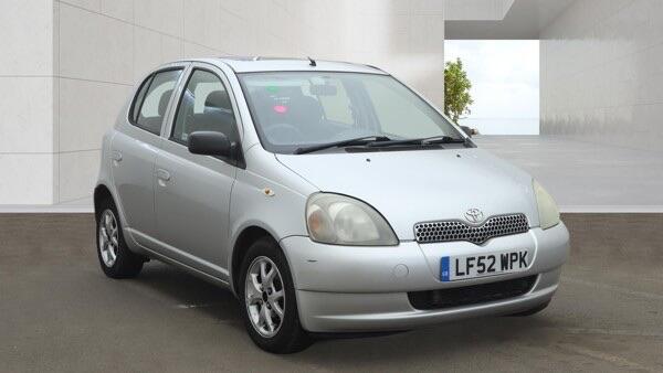 2002 Toyota Yaris in Silver for sale